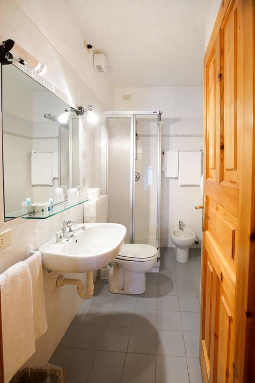 Hotel Locanda Belvedere Курмайор Екстериор снимка